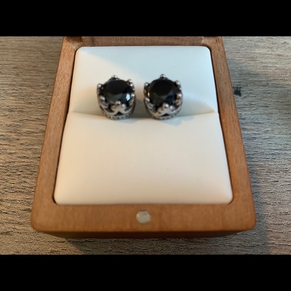 BOGO 👑🖤Black Jewel Silver Crown Earrings 🖤👑 - Picture 3 of 3